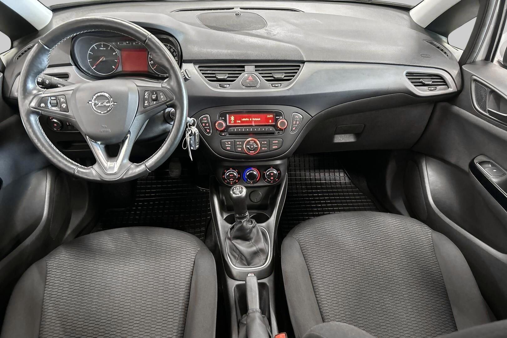 Opel Corsa iso kuva 10