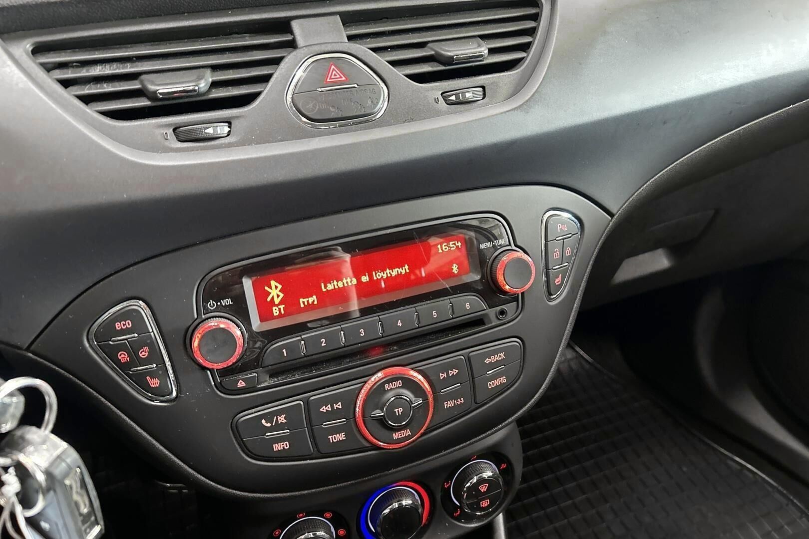 Opel Corsa iso kuva 13