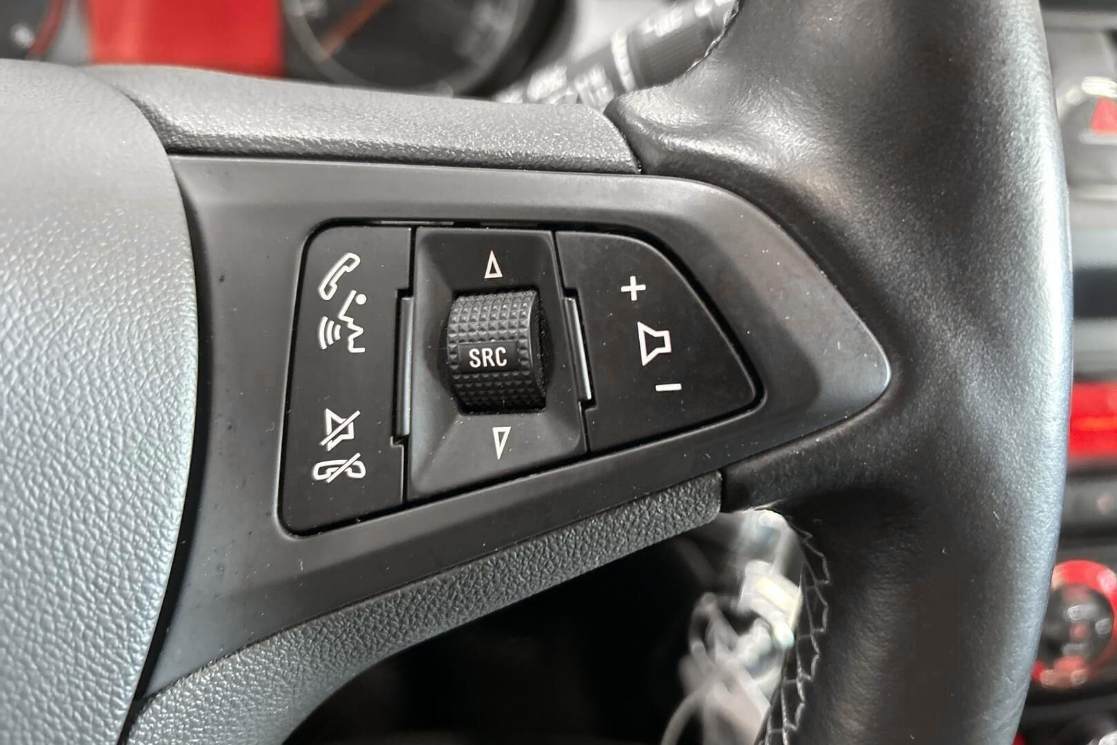 Opel Corsa iso kuva 15