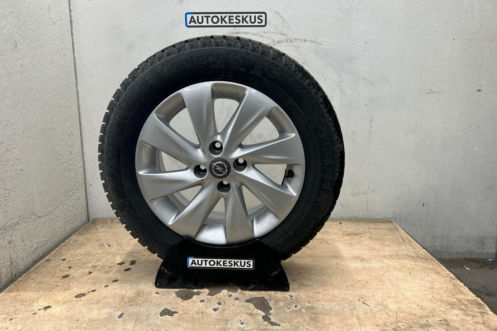 Opel Corsa iso kuva 17