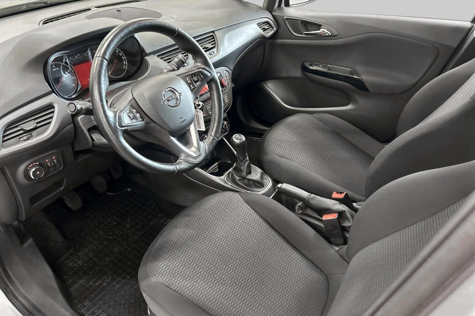 Opel Corsa iso kuva 8