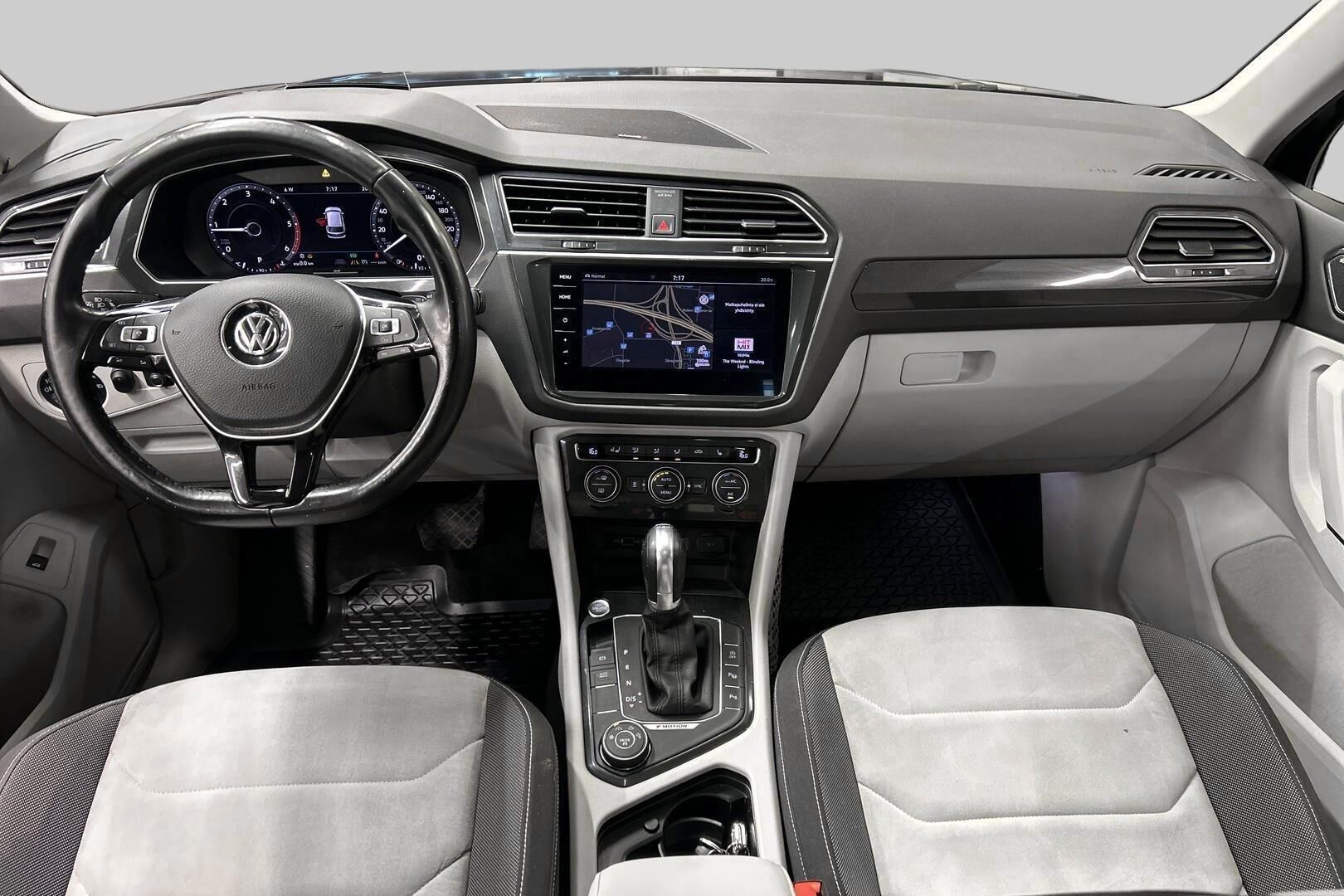 Volkswagen Tiguan iso kuva 18