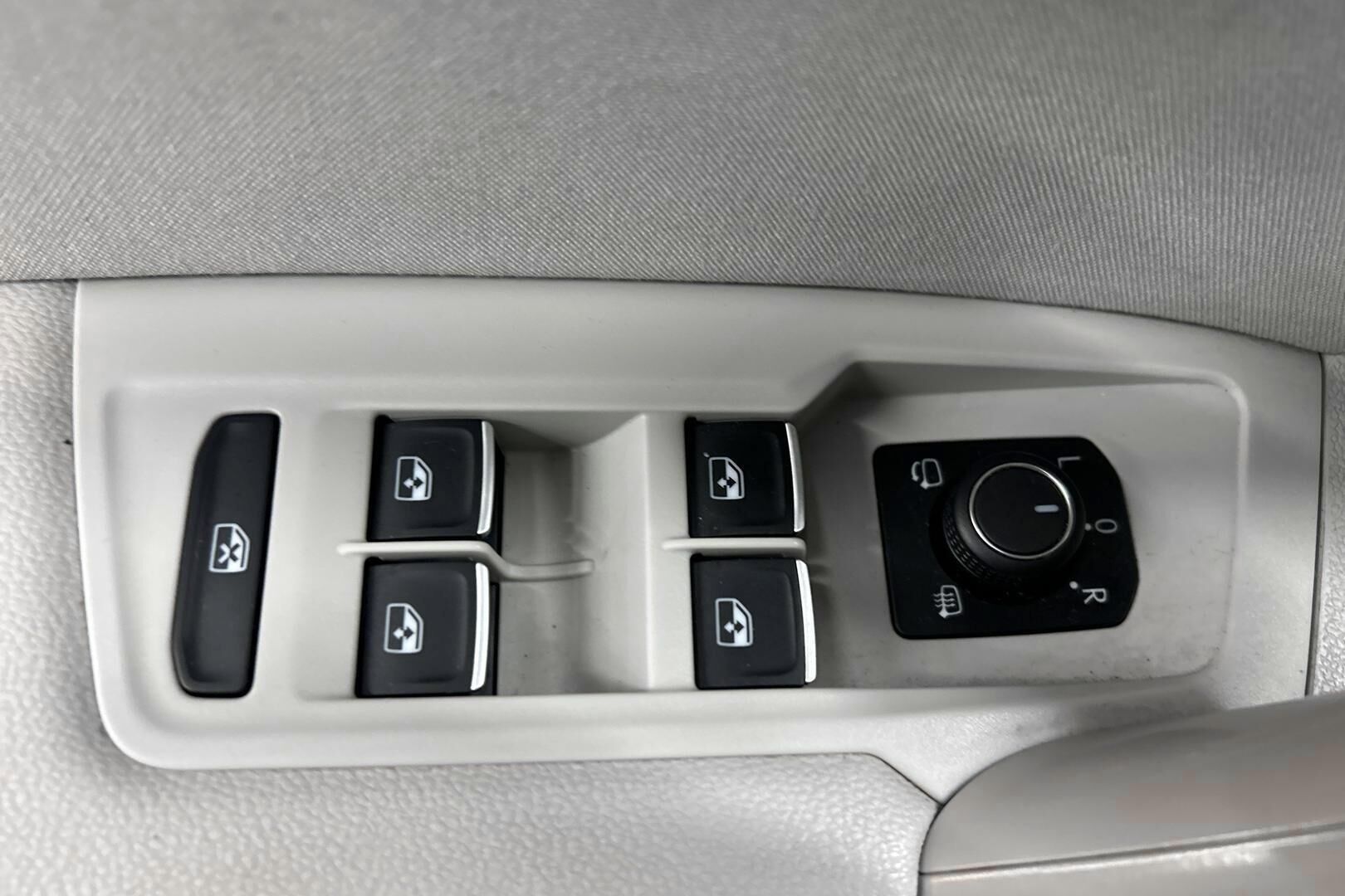 Volkswagen Tiguan iso kuva 21
