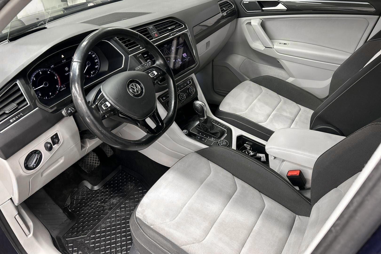 Volkswagen Tiguan iso kuva 6