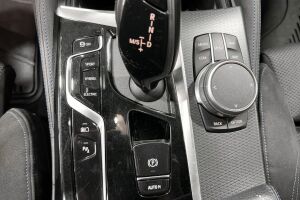 BMW 5-SARJA esikatselu 18