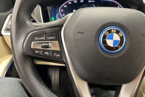 BMW 3-SARJA esikatselu 35