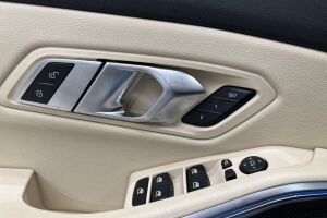 BMW 3-SARJA esikatselu 25