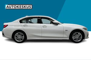 BMW 3-SARJA esikatselu 4