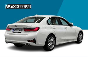 BMW 3-SARJA esikatselu 32