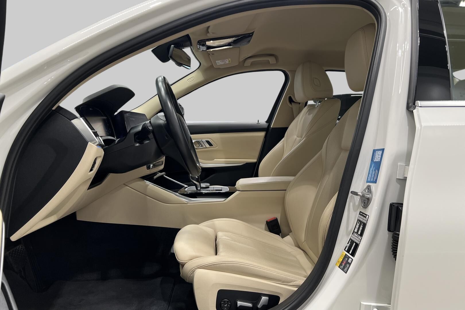 BMW 3-SARJA iso kuva 8