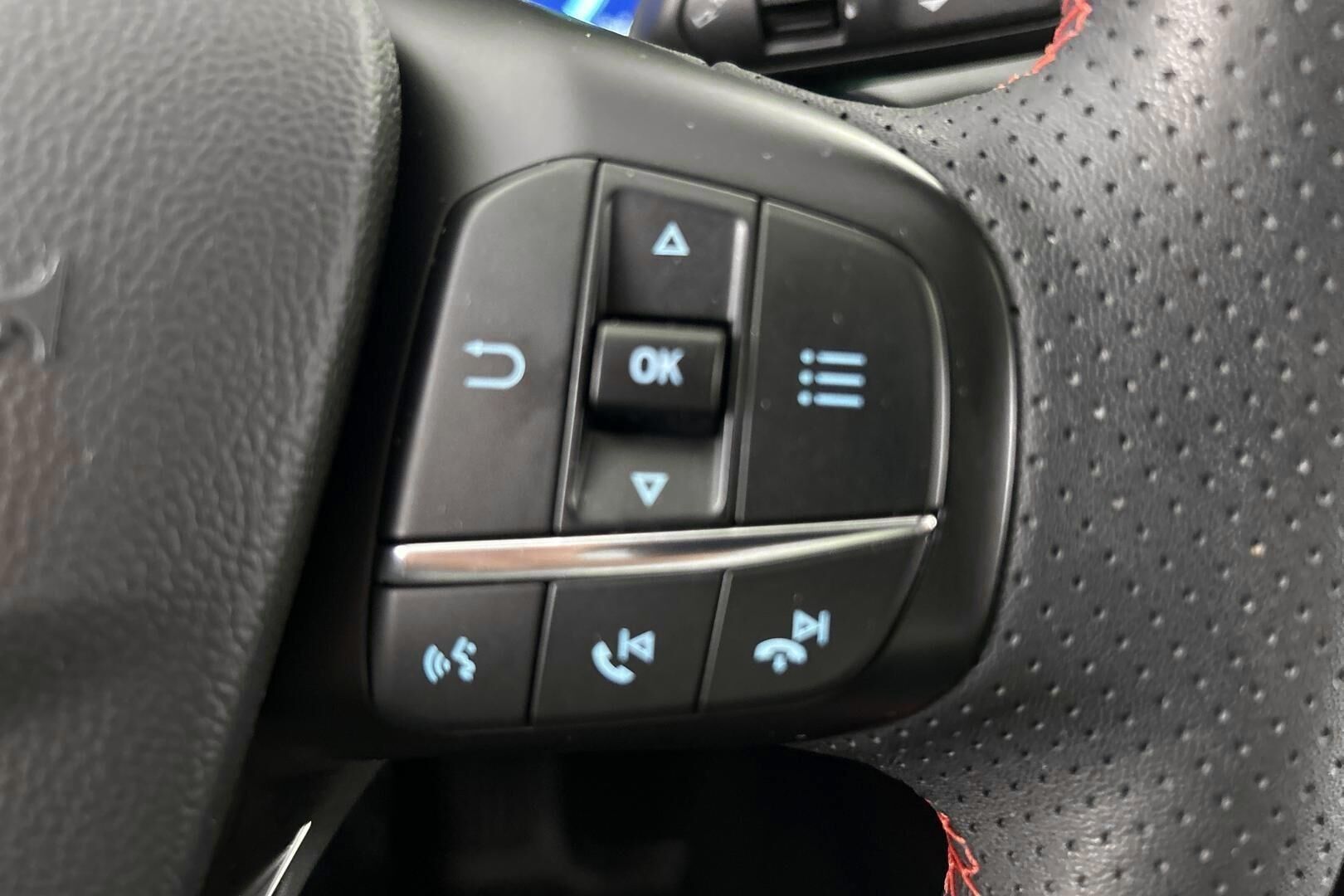 Ford Kuga iso kuva 21