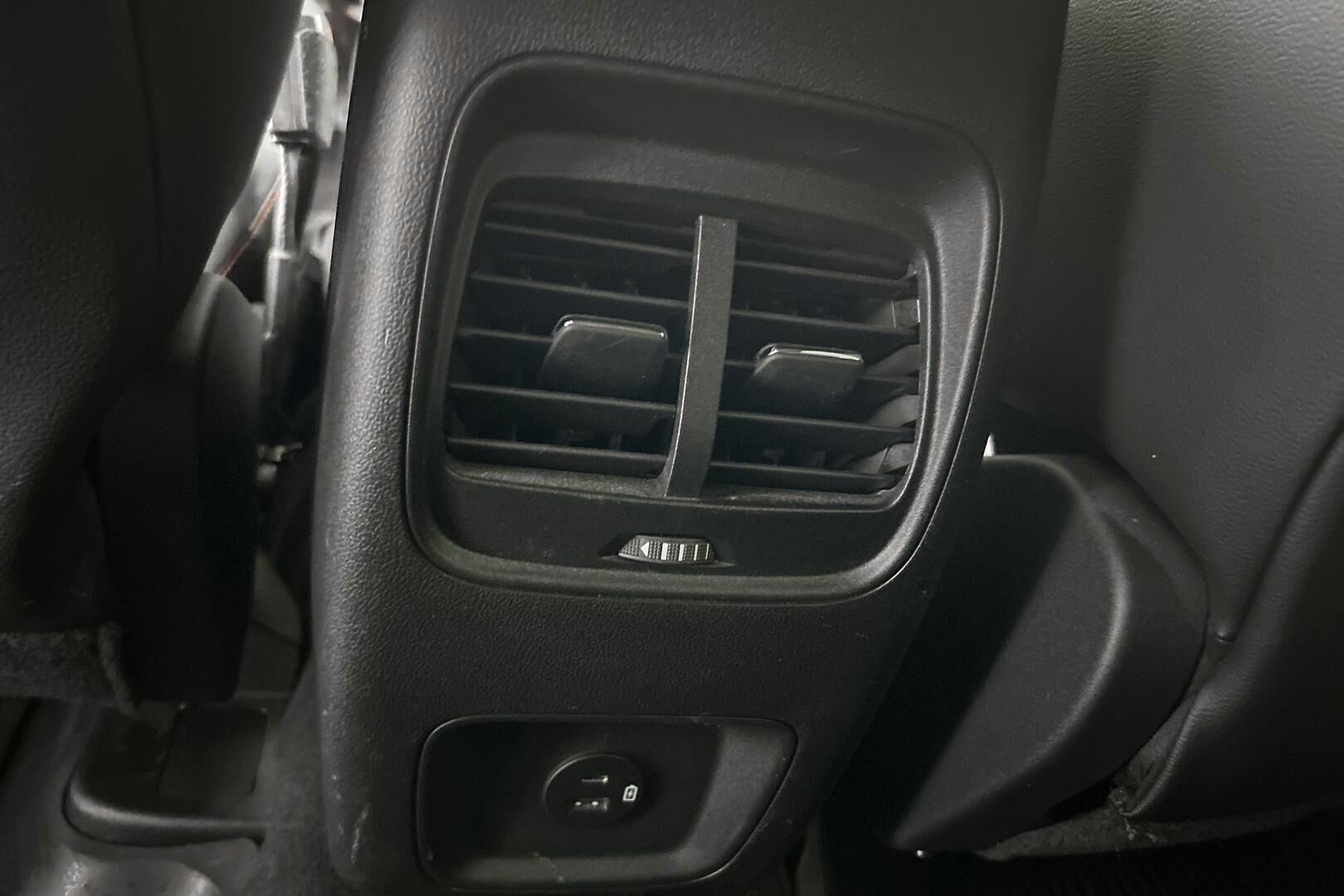 Ford Kuga iso kuva 27