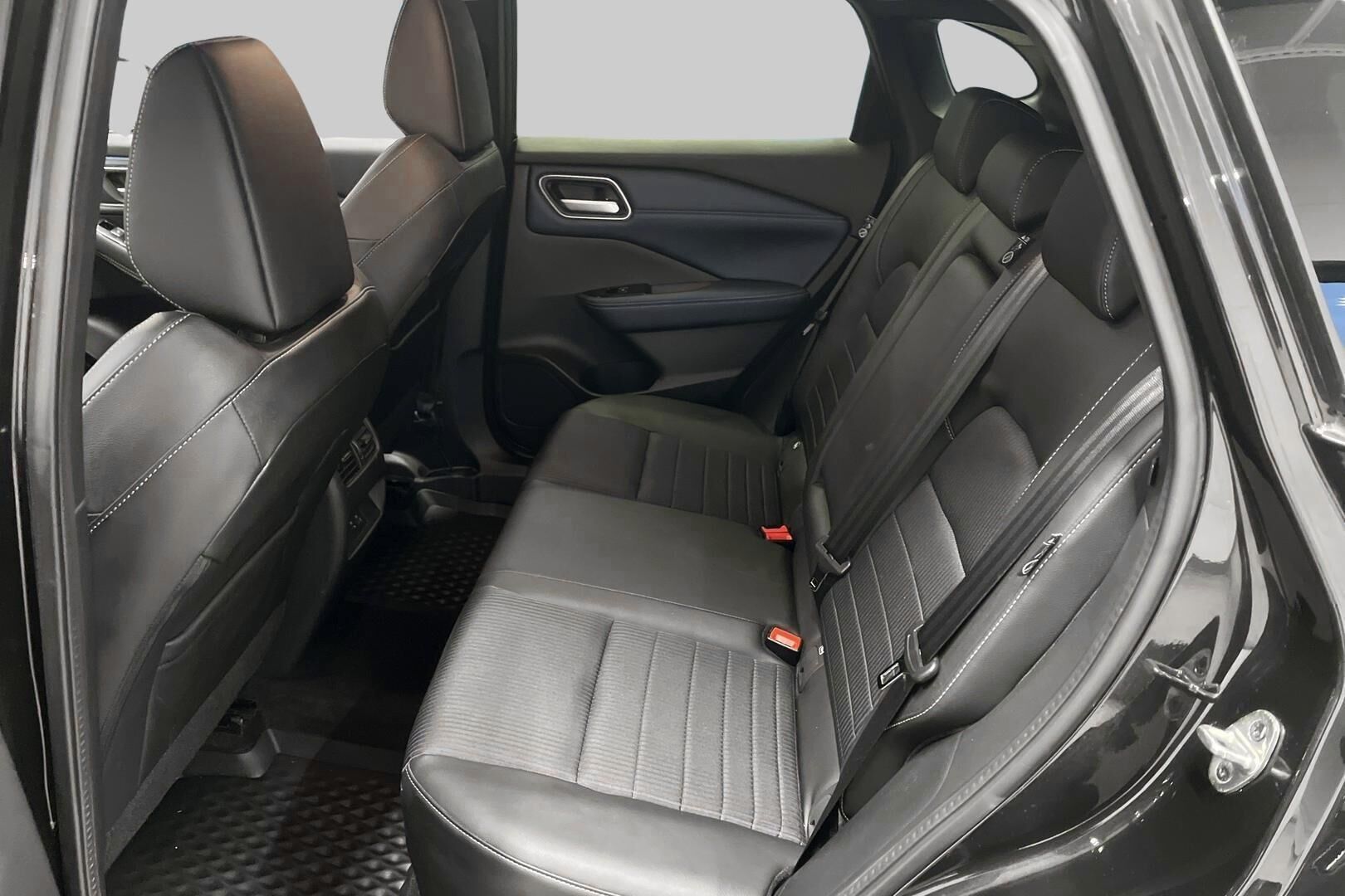 Nissan Qashqai iso kuva 10