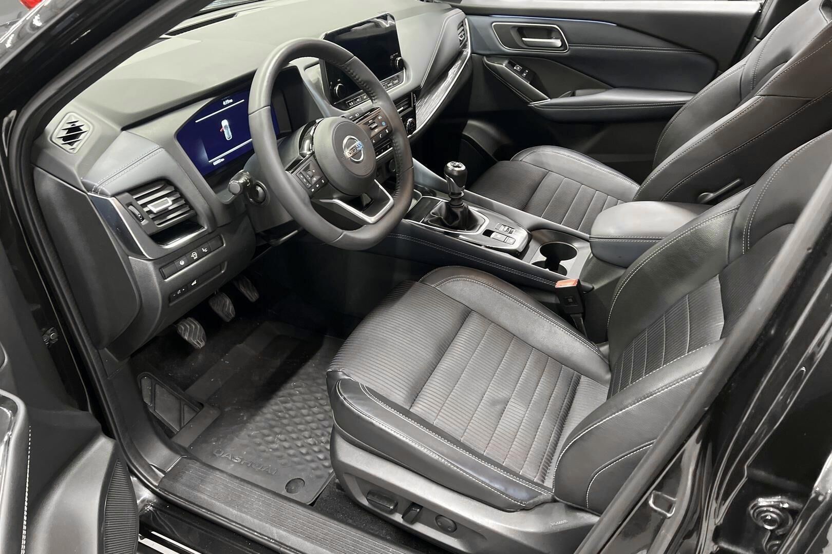 Nissan Qashqai iso kuva 9