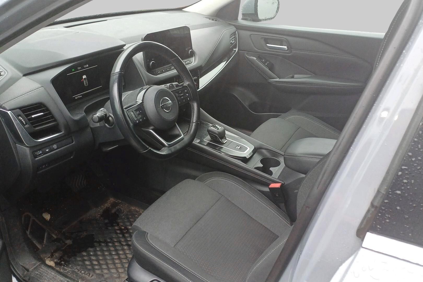 Nissan Qashqai iso kuva 1