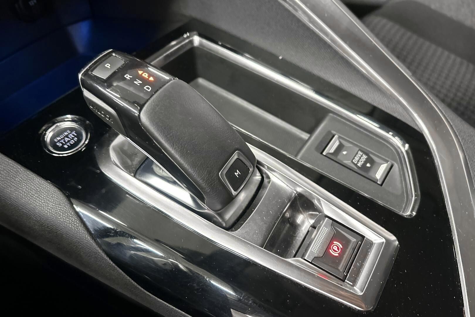 Peugeot 3008 iso kuva 14