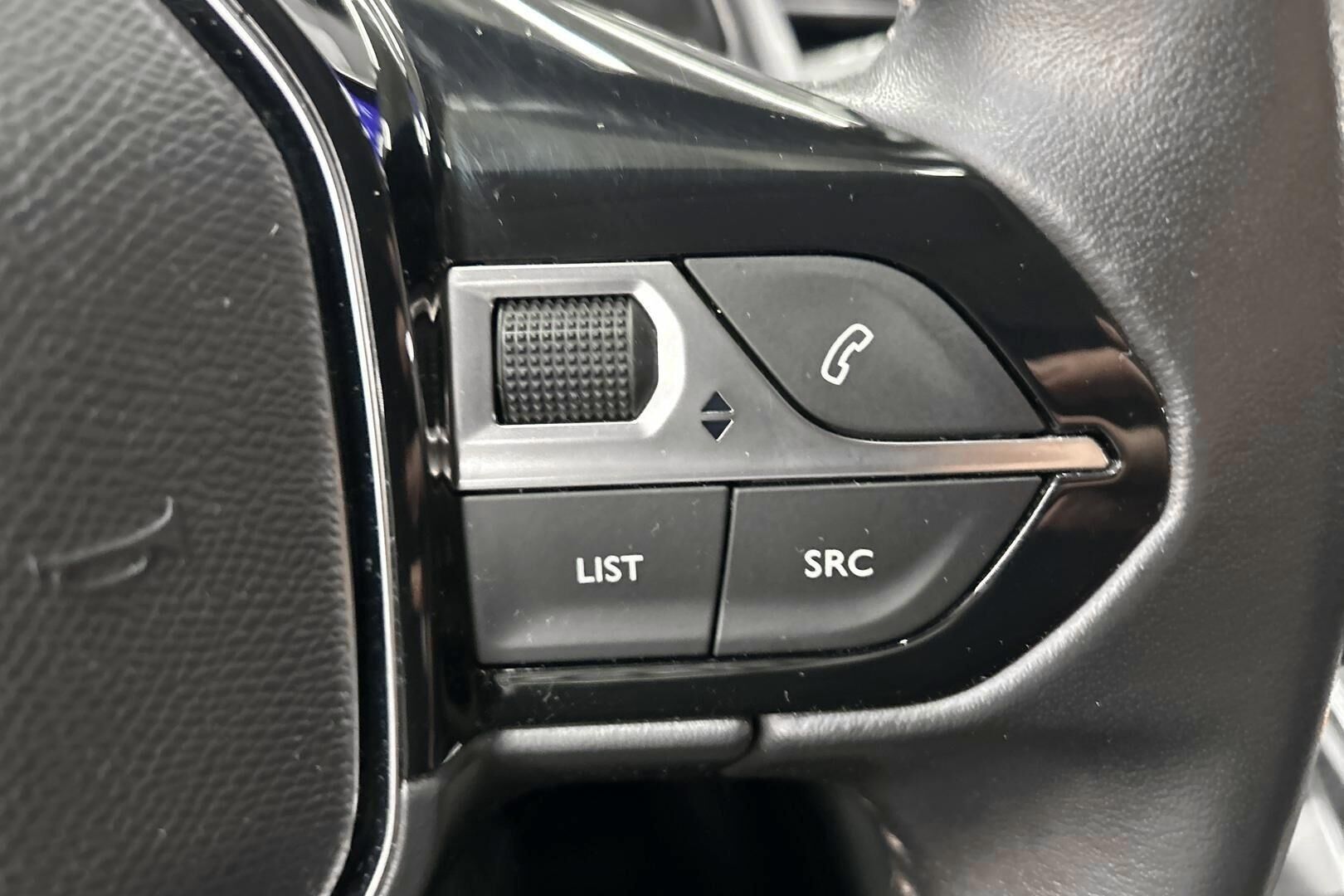 Peugeot 3008 iso kuva 15