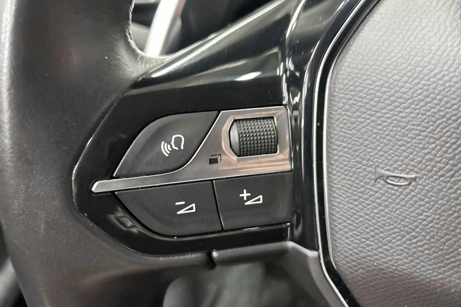 Peugeot 3008 iso kuva 24