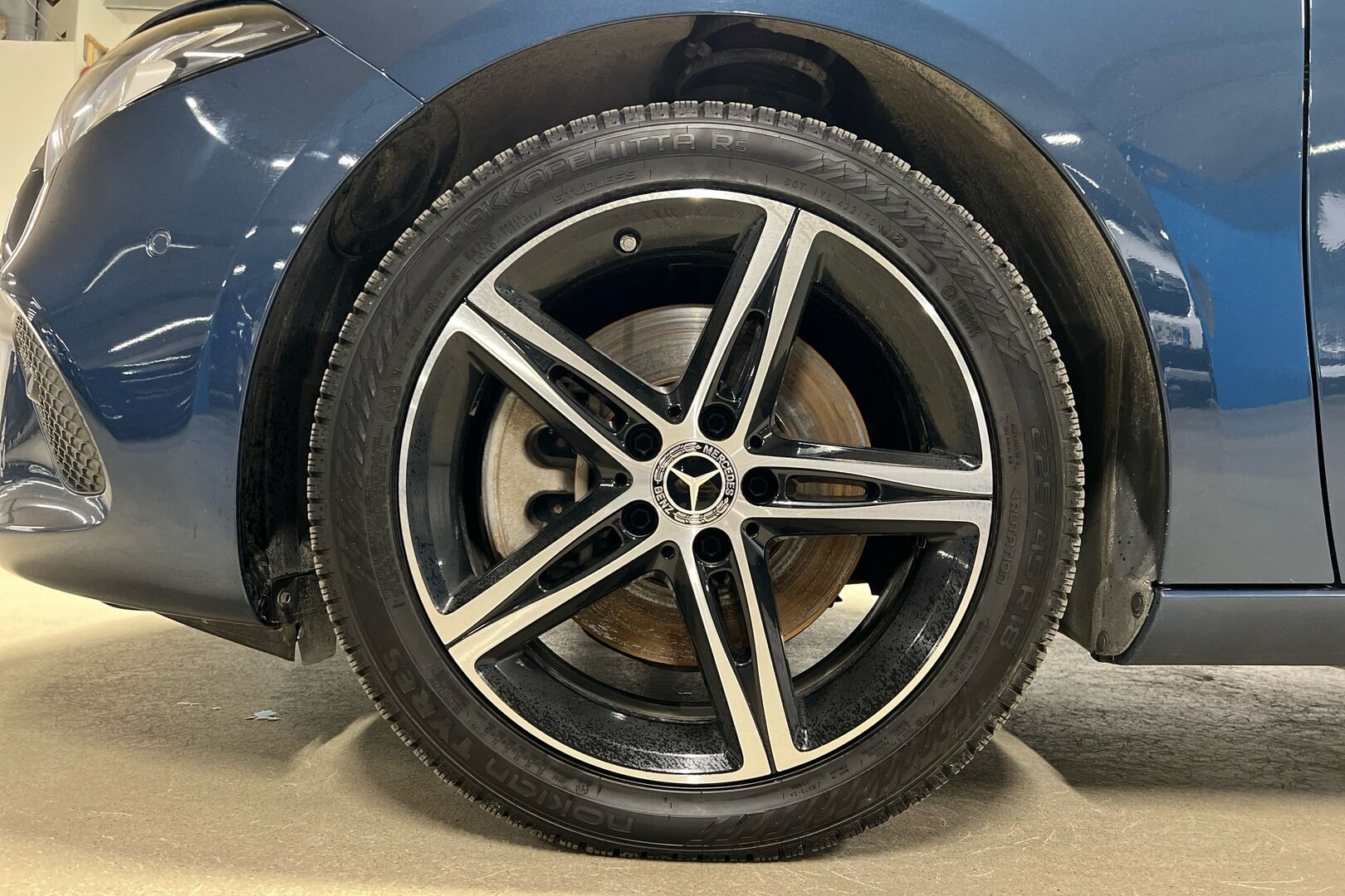 Mercedes-Benz A iso kuva 17