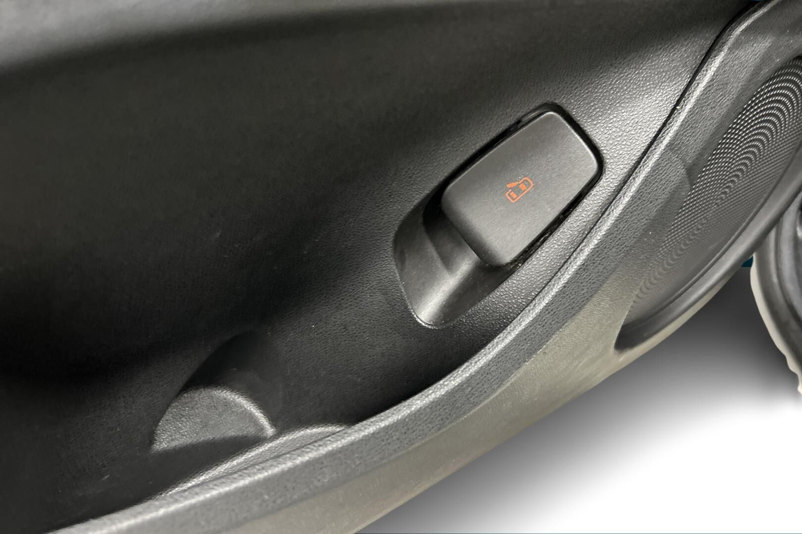 Fiat 500e iso kuva 28