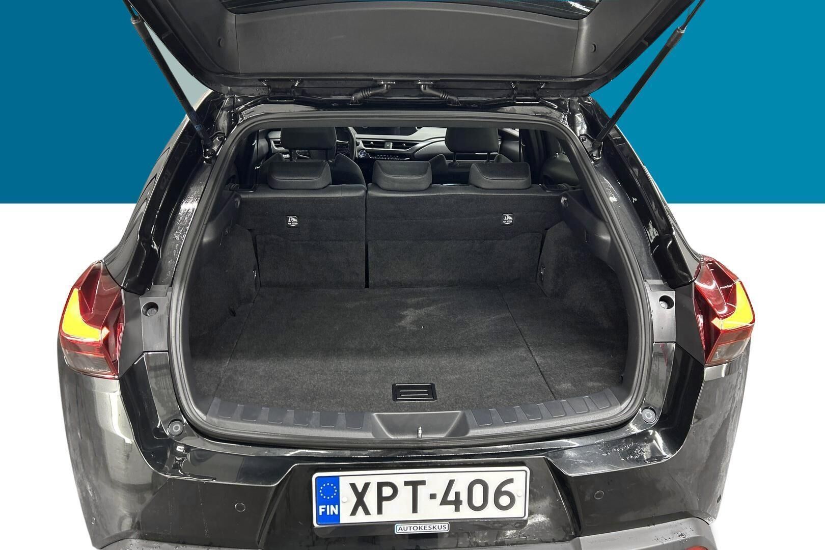 Lexus UX iso kuva 12