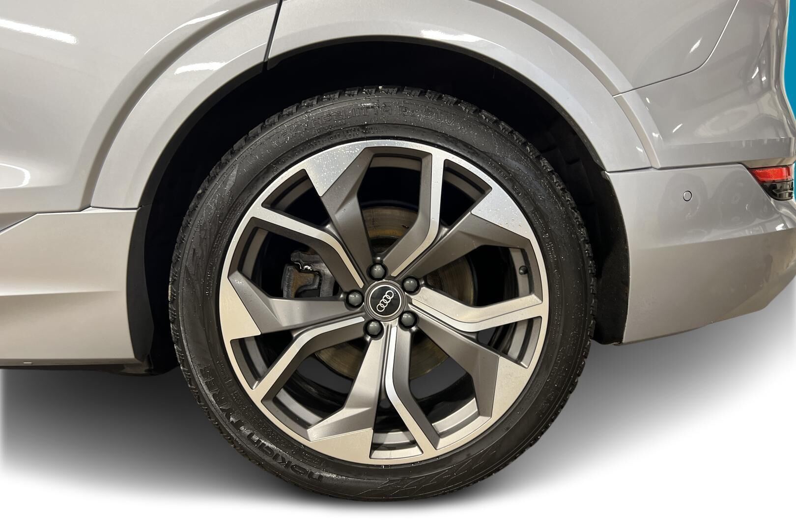 Audi e-tron iso kuva 9