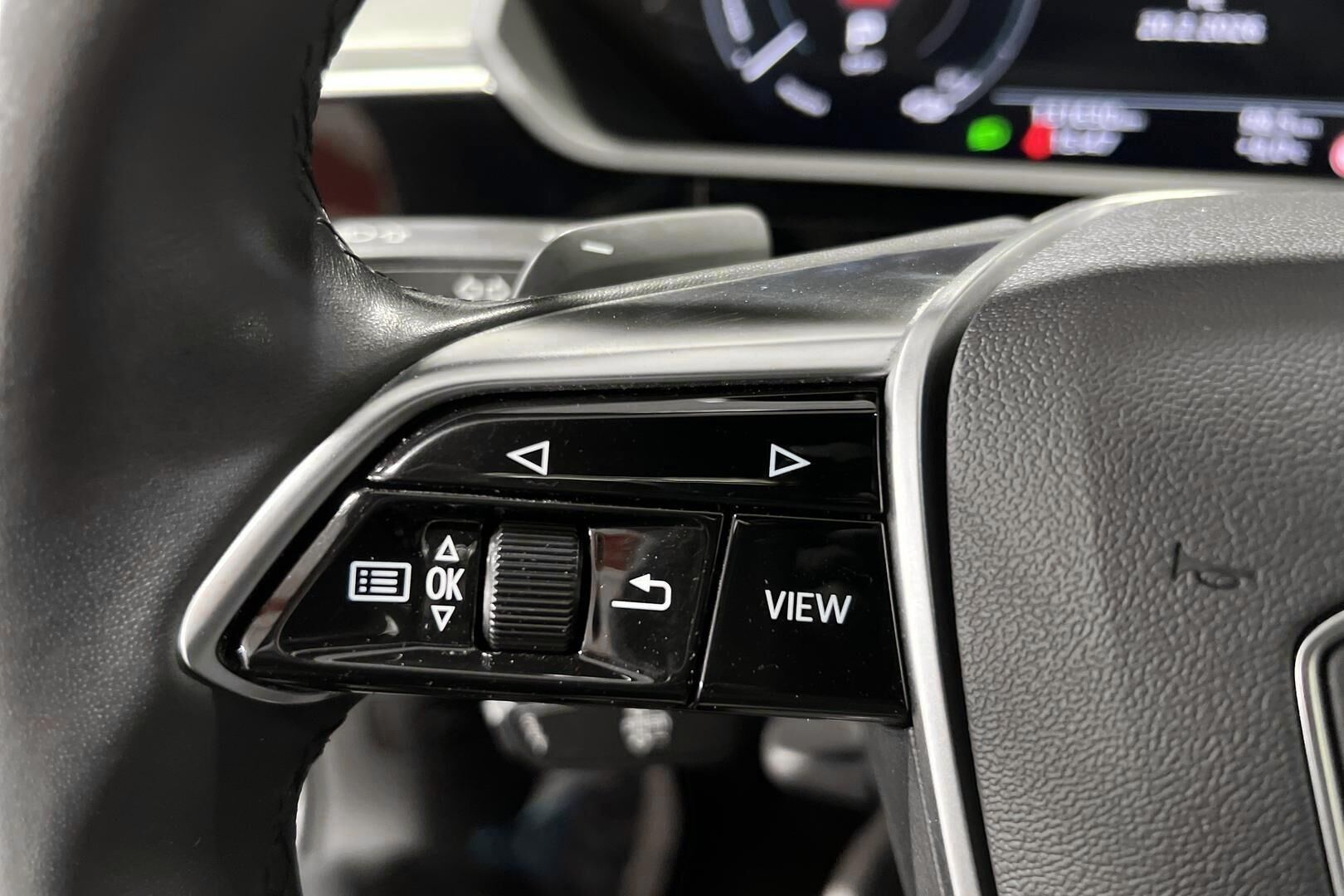 Audi e-tron iso kuva 23