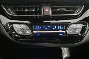 Toyota C-HR esikatselu 16