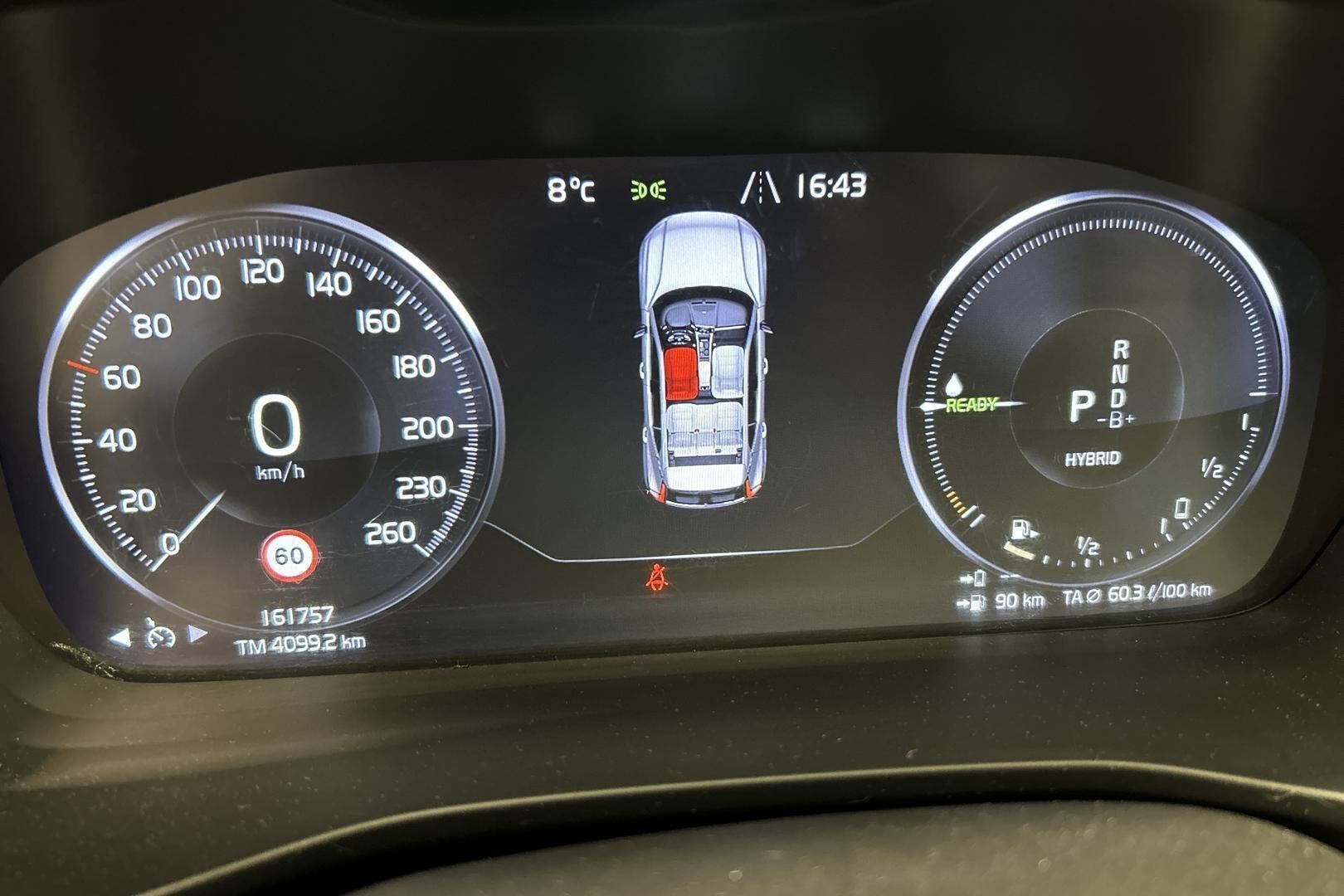 Volvo XC40 iso kuva 13