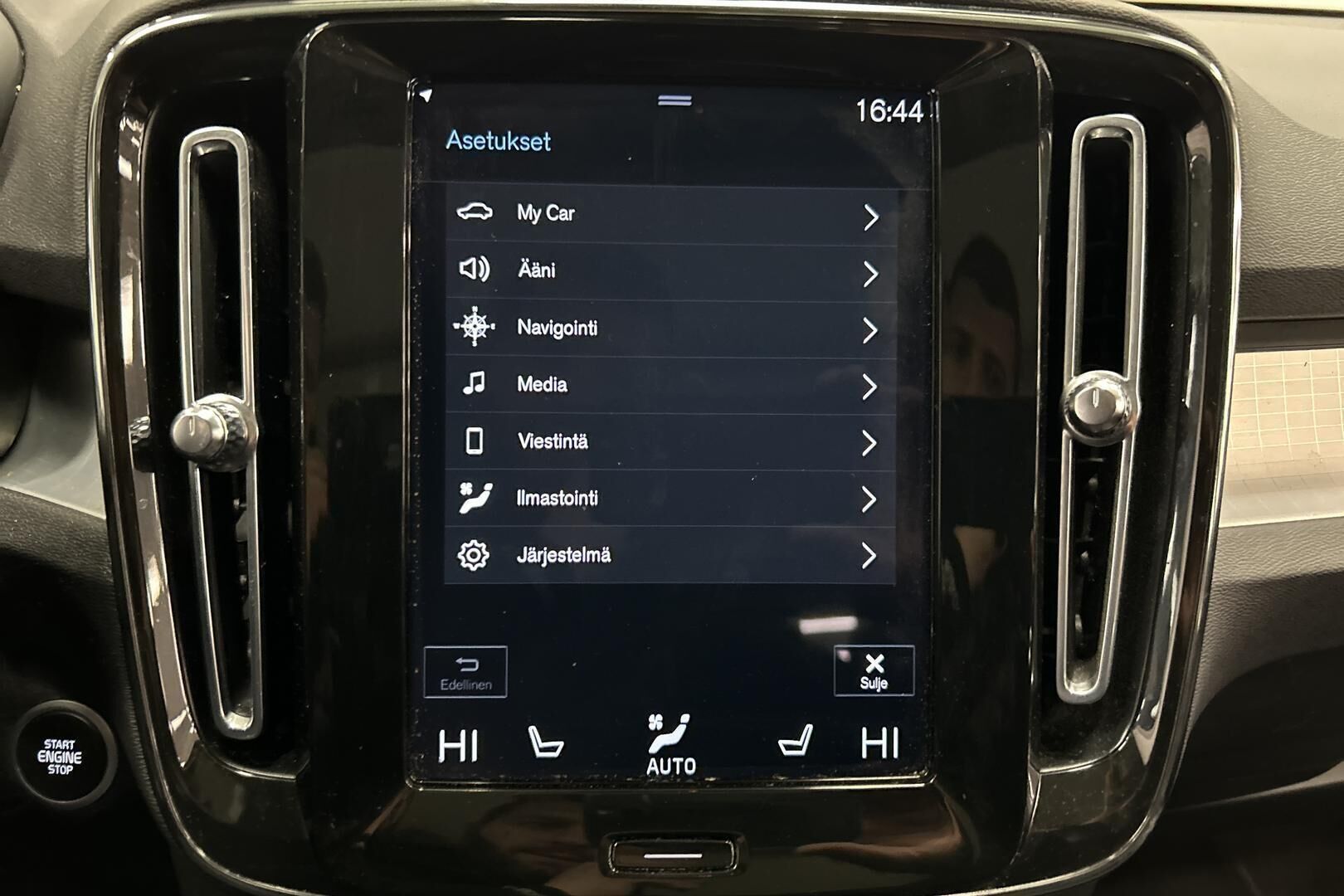 Volvo XC40 iso kuva 16