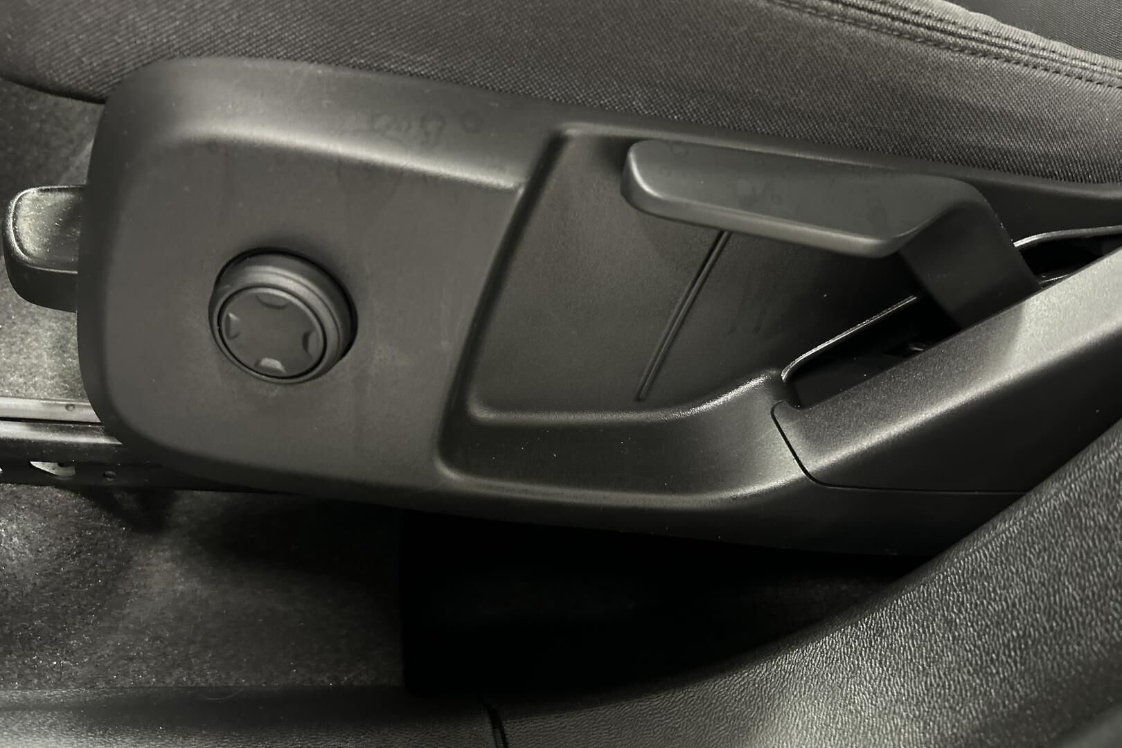 Volvo XC40 iso kuva 25