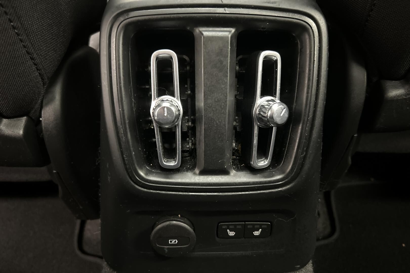 Volvo XC40 iso kuva 27