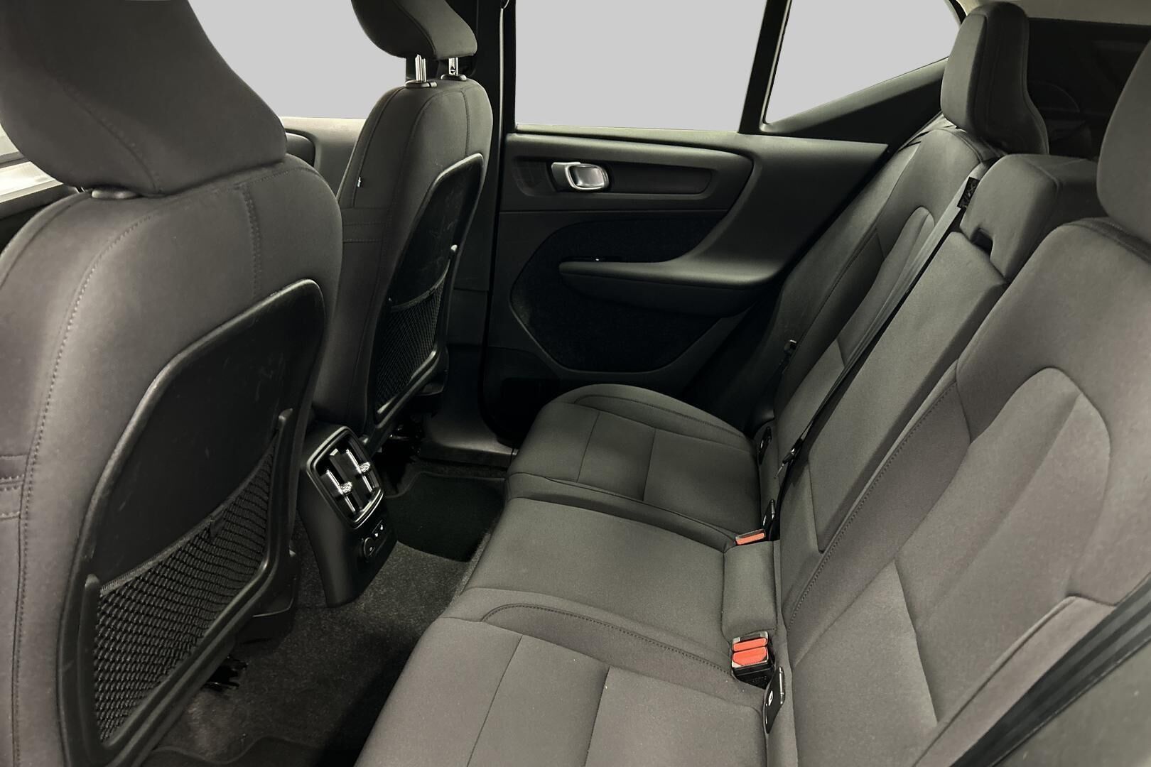 Volvo XC40 iso kuva 9