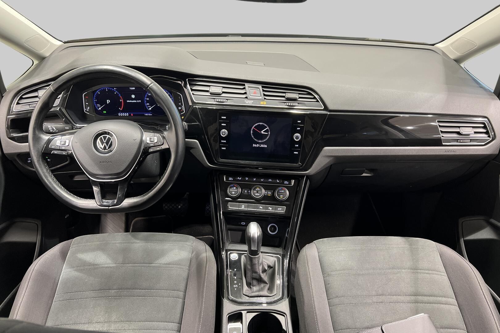 Volkswagen Touran iso kuva 10