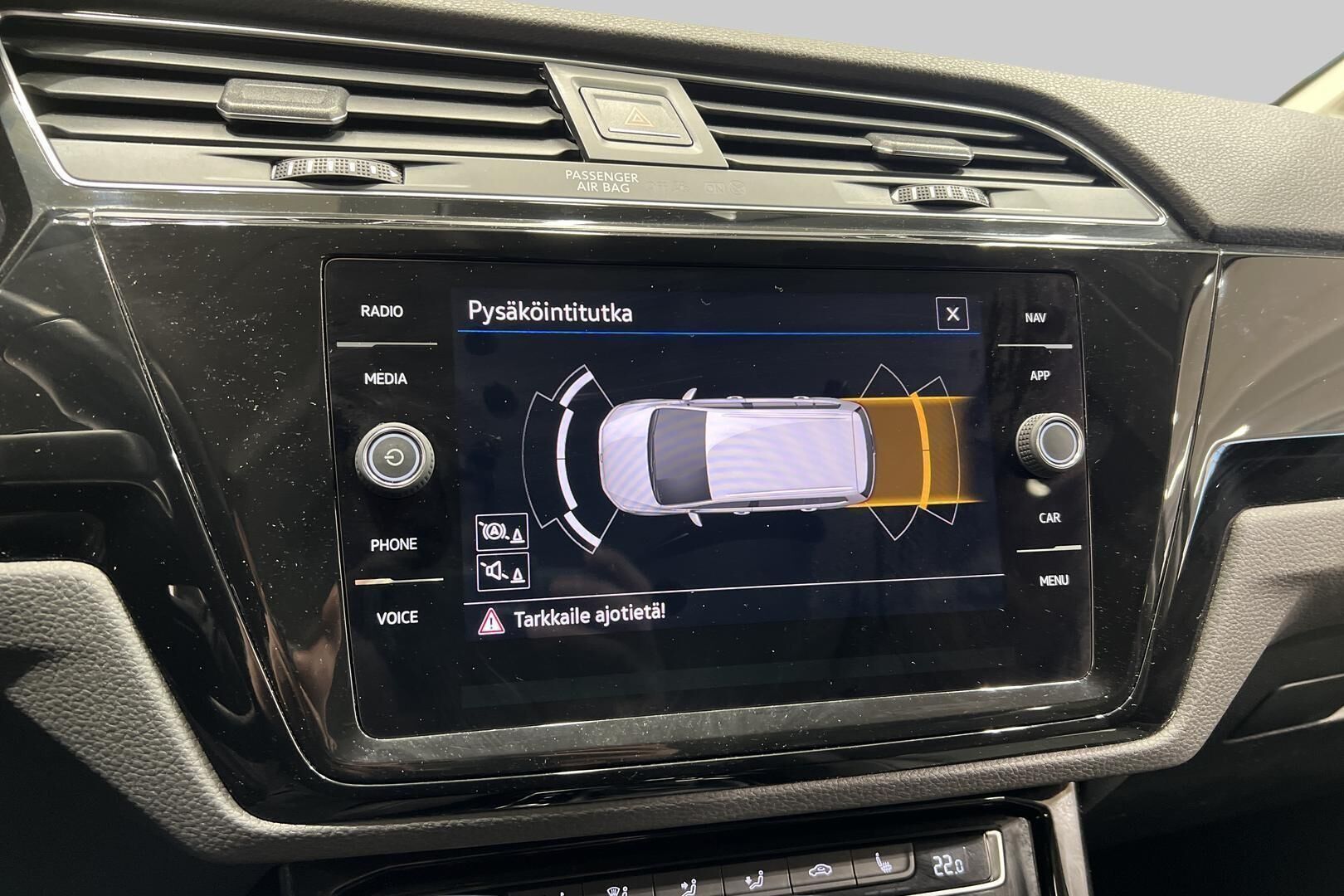 Volkswagen Touran iso kuva 15