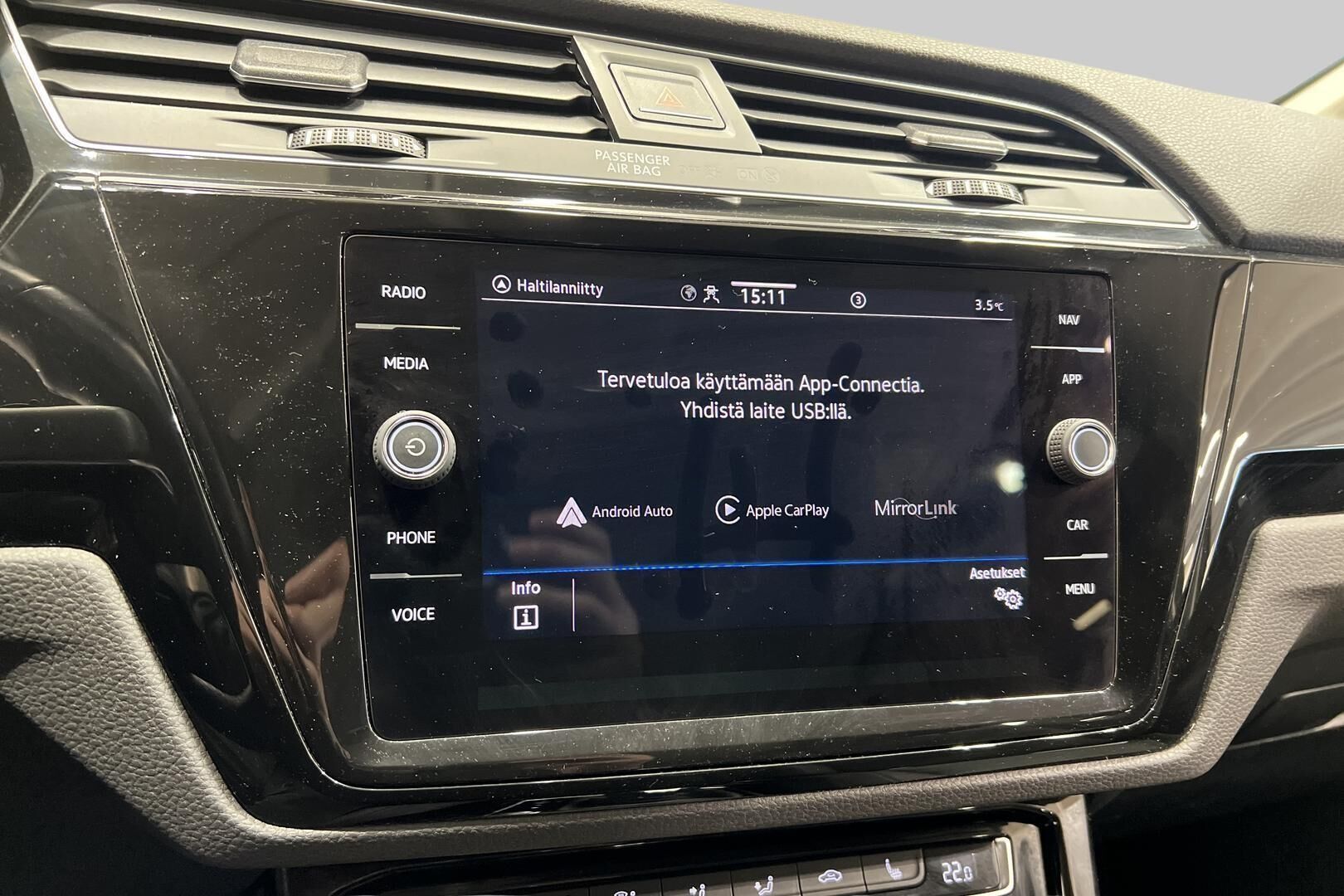 Volkswagen Touran iso kuva 29