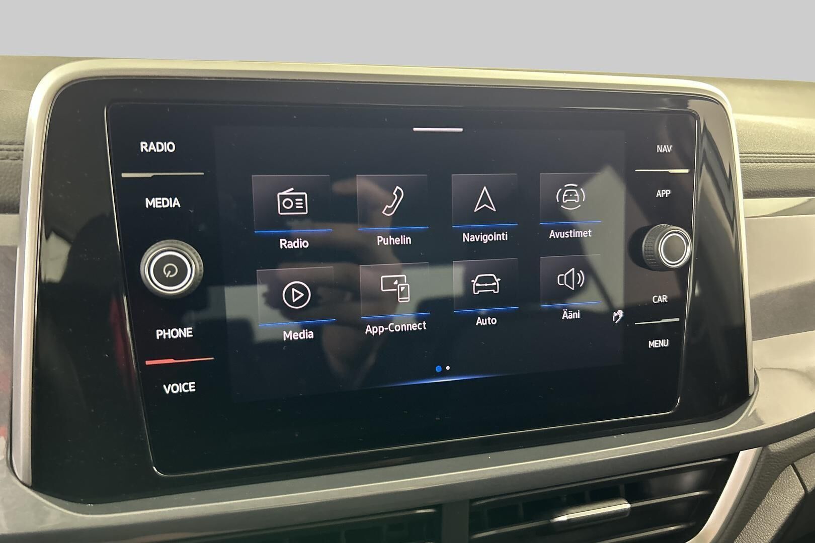 Volkswagen T-Roc iso kuva 17
