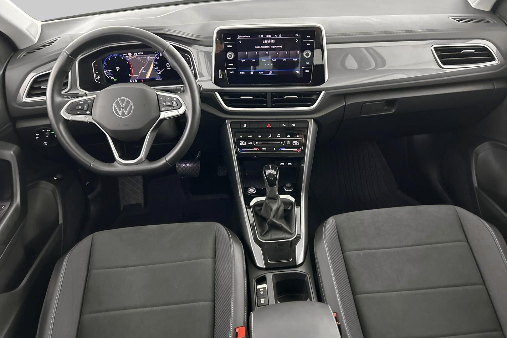 Volkswagen T-Roc iso kuva 32