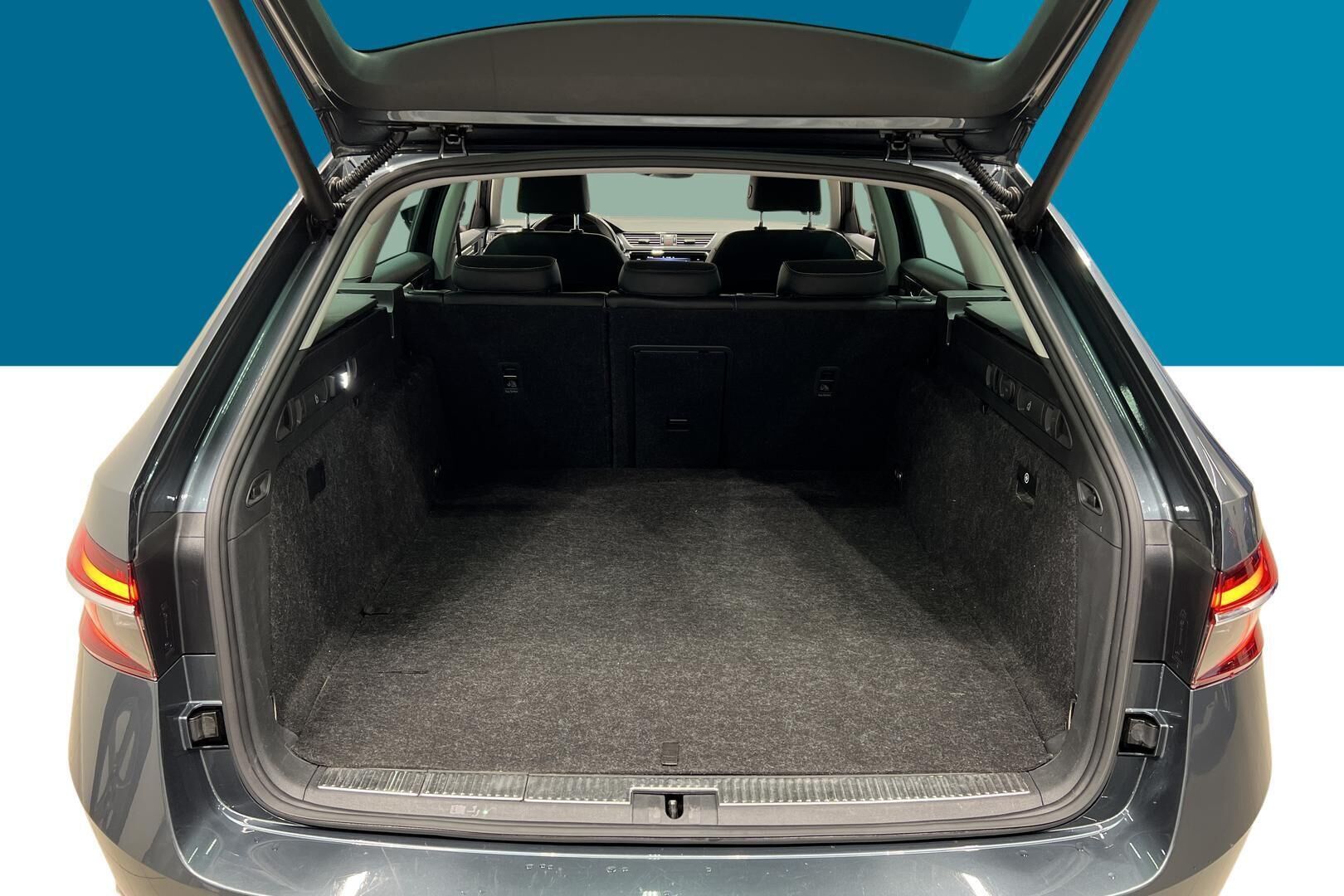 SKODA SUPERB iso kuva 12