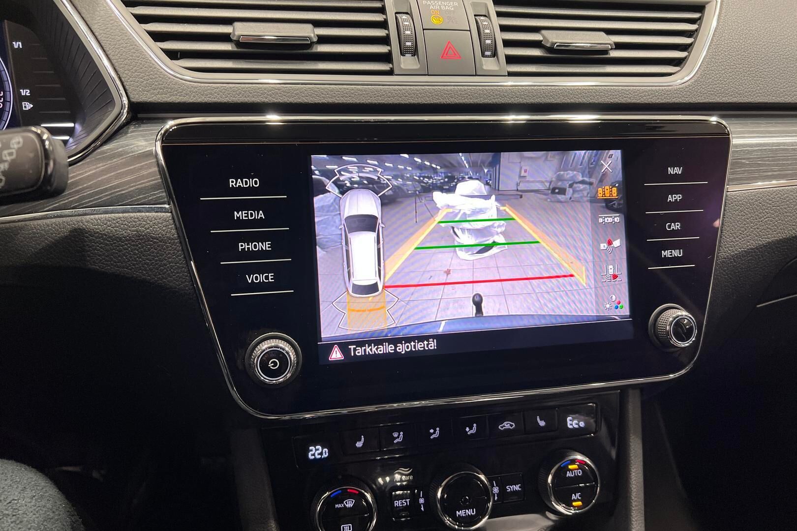 SKODA SUPERB iso kuva 16