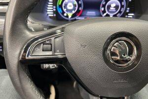 SKODA SUPERB esikatselu 24