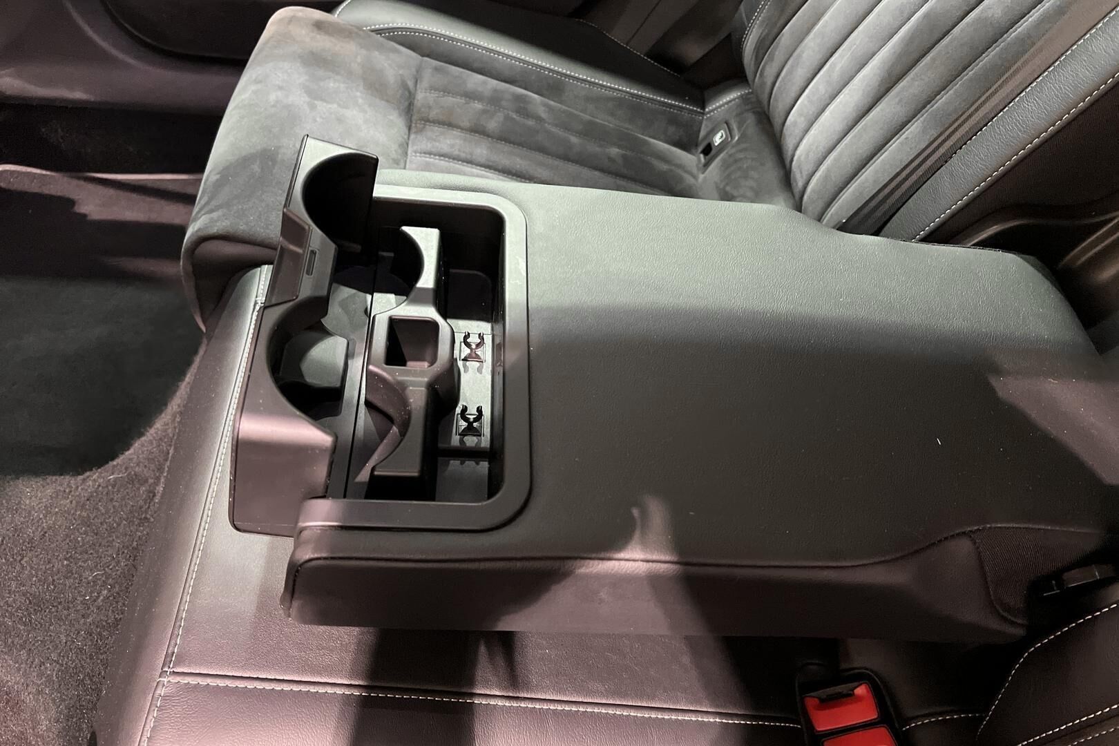 SKODA SUPERB iso kuva 30