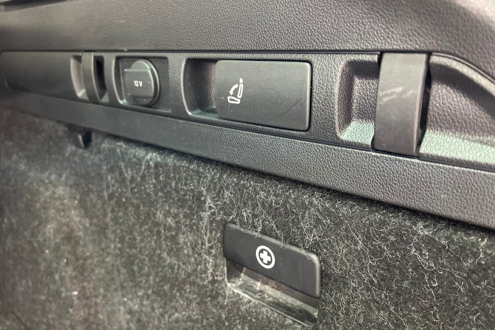 SKODA SUPERB iso kuva 33