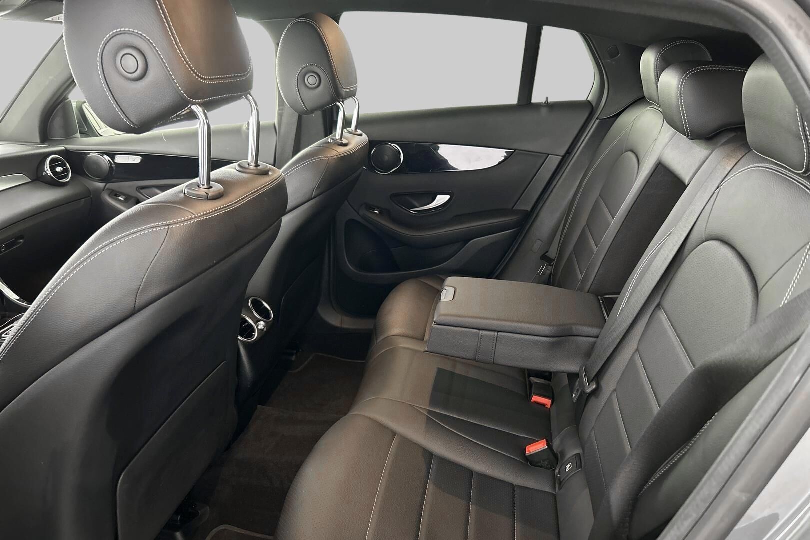 Mercedes-Benz GLC iso kuva 10