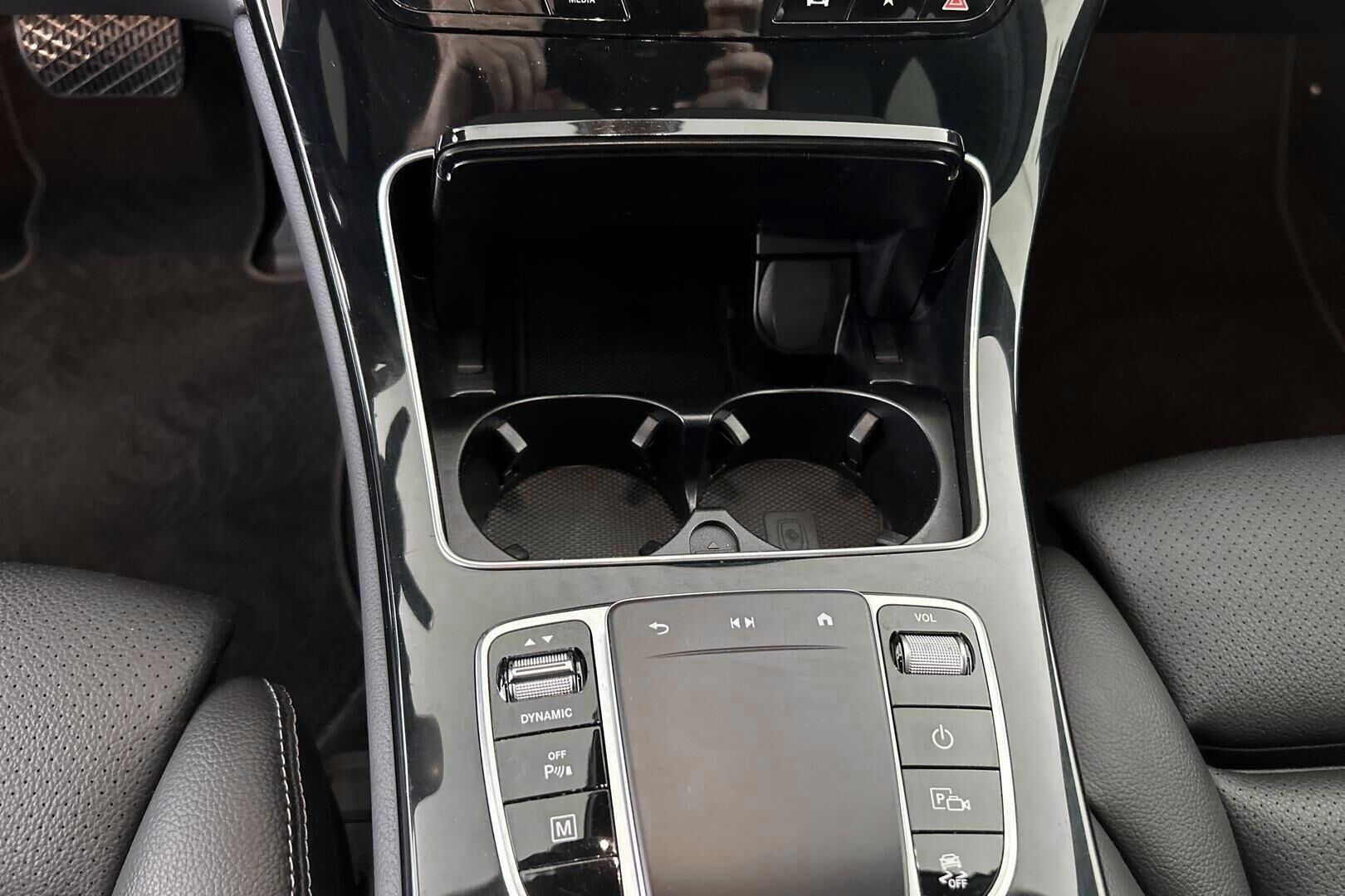 Mercedes-Benz GLC iso kuva 14