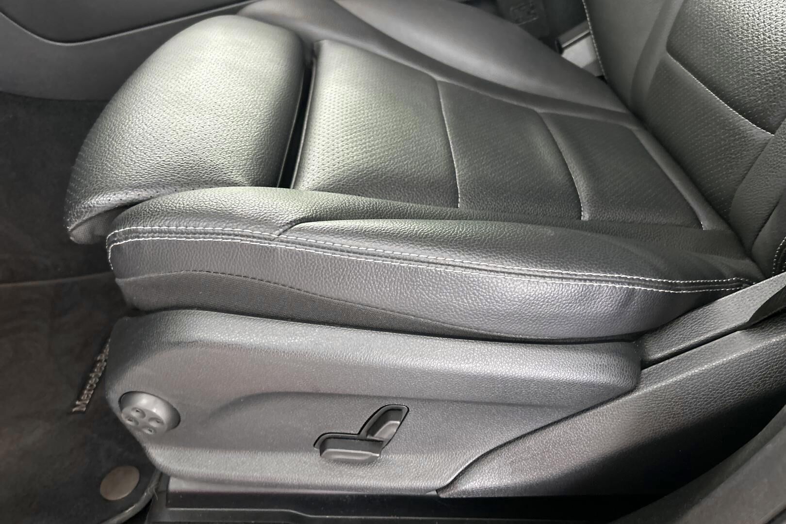 Mercedes-Benz GLC iso kuva 24