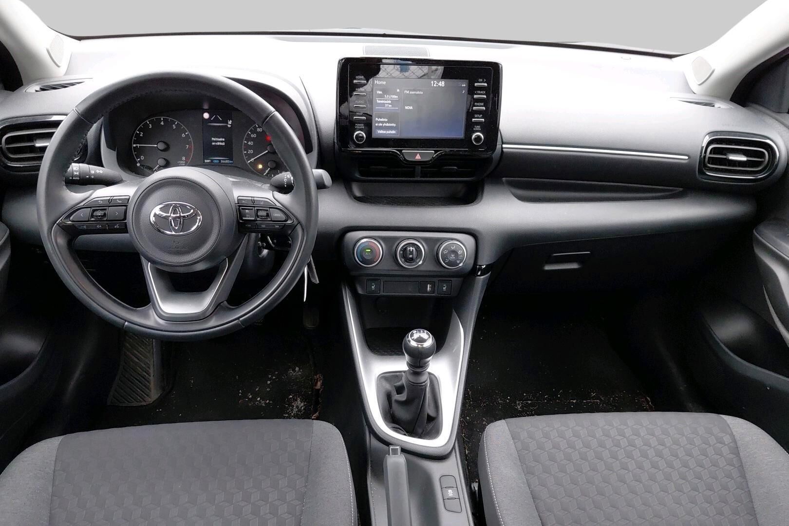 Toyota Yaris iso kuva 1