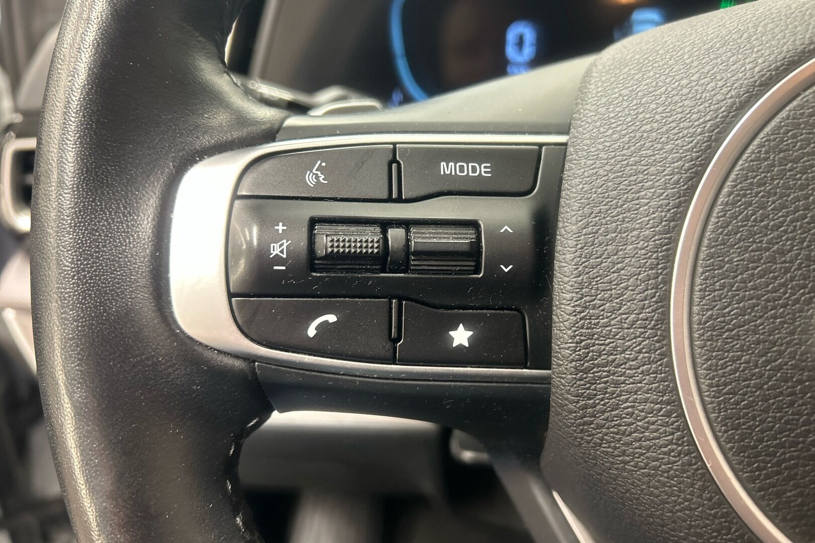 Kia Sportage iso kuva 14