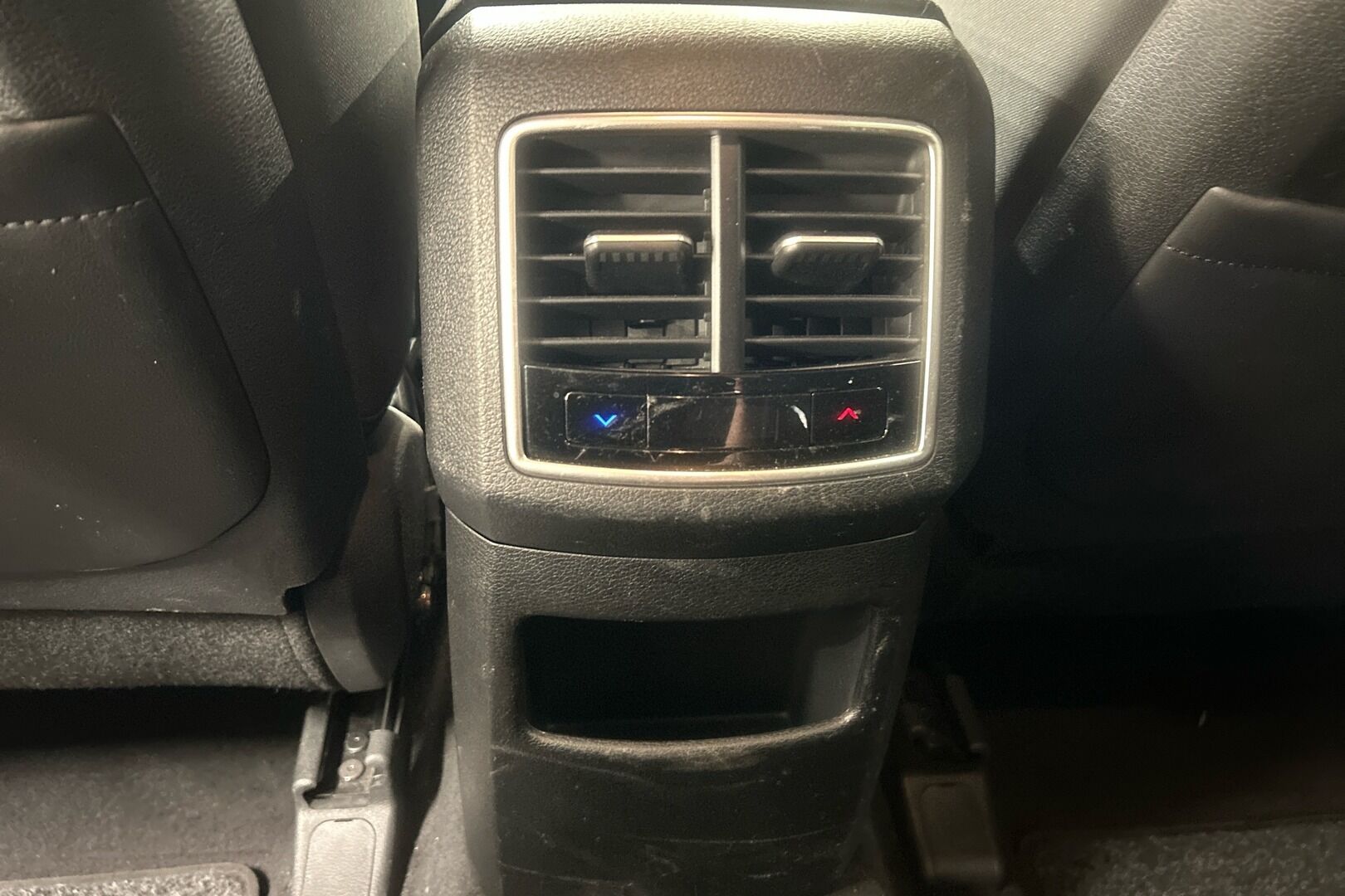 Kia Sportage iso kuva 21