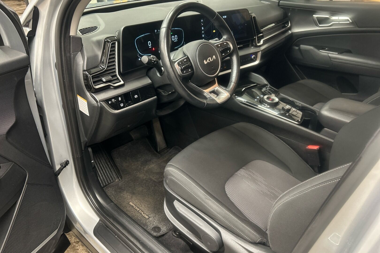 Kia Sportage iso kuva 8